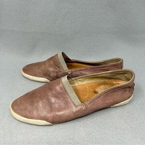 FRYE Melanie Rose Taupe Italian Leather Distressed Flat Loafers Size 6M.